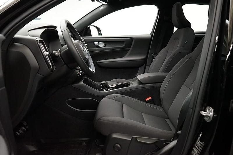 Begagnad Volvo C40 Core 169 kW (231 HK) 2022 Svart SUV