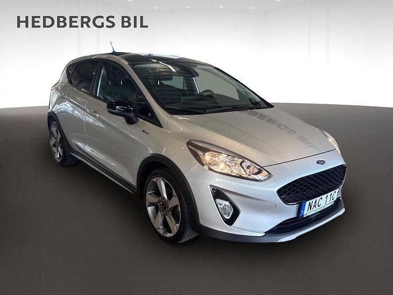 Grå Begagnad 2019 Ford Fiesta Active Halvkombi | 154 900 kr (Marknadspris) - Bild 1/4