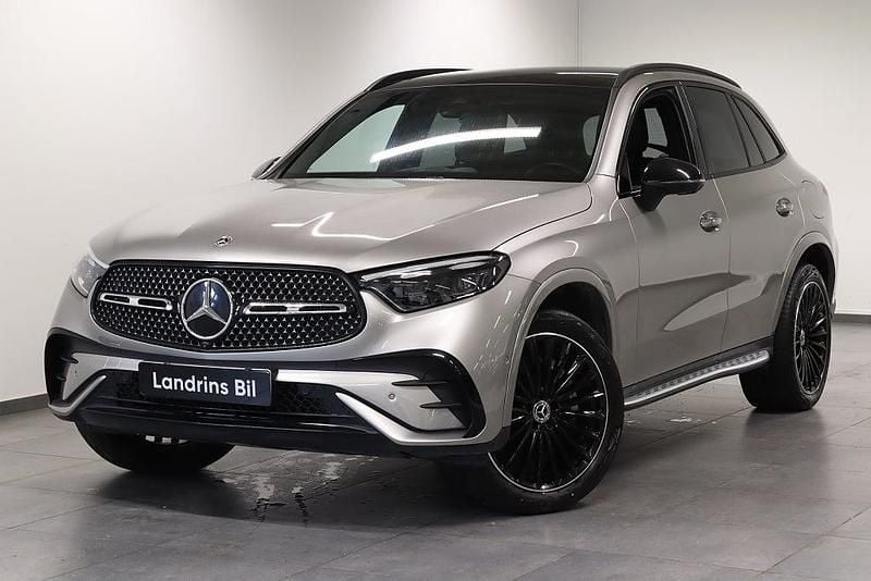 Silver Begagnad 2024 Mercedes GLC300e Advanced SUV | 689 000 kr (Lite dyr) - Bild 1/4