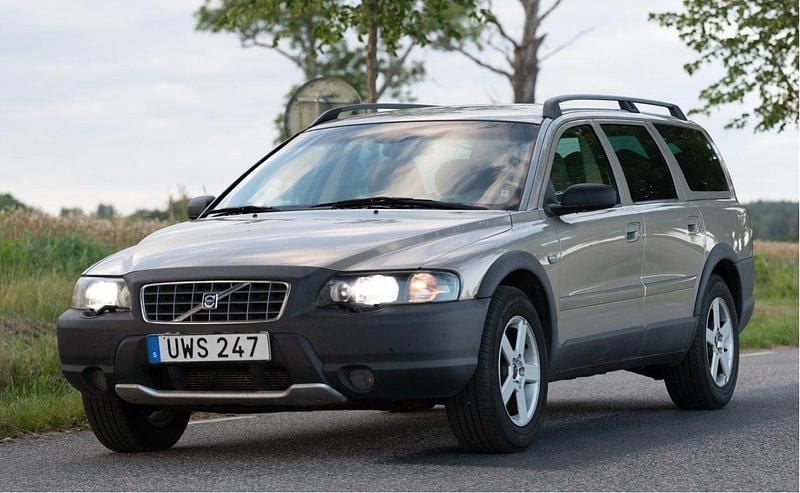 Brun Begagnad 2004 Volvo XC70 Business Edition SUV | 30 000 kr (Marknadspris) - Bild 1/4