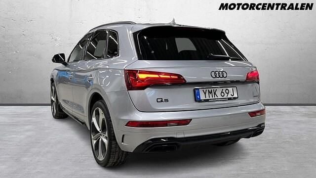 Begagnad Audi Q5 S-Line 371 HK (272 kW) 2023 Florettsilver metallic SUV