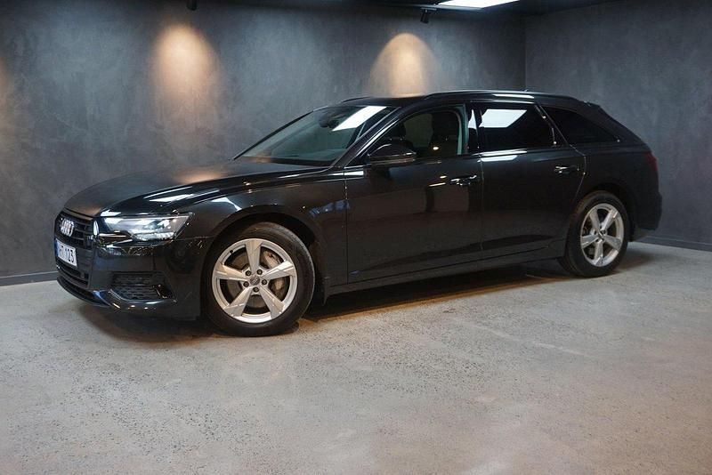 Grå Begagnad 2018 Audi A6 Sport Kombi | 339 000 kr (Marknadspris) - Bild 1/4