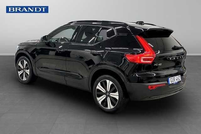 Begagnad Volvo XC40 Core 175 kW (238 HK) 2023 Svart SUV
