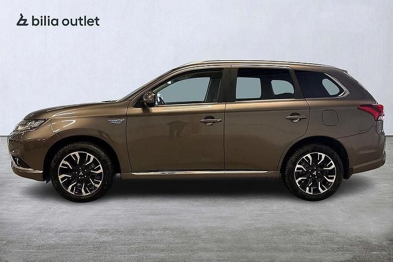 Begagnad Mitsubishi Outlander P-HEV Comfort Edition 121 HK (88 kW) 2018 Brun SUV