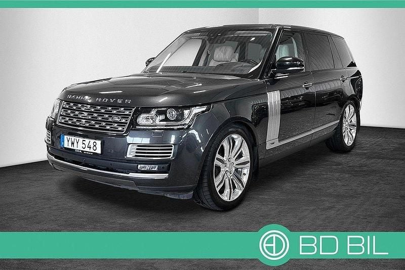 Grå (carpaphian grey metallic) Begagnad 2017 Land Rover Range Rover SVAutobiography SUV | 579 900 kr (Marknadspris) - Bild 1/3
