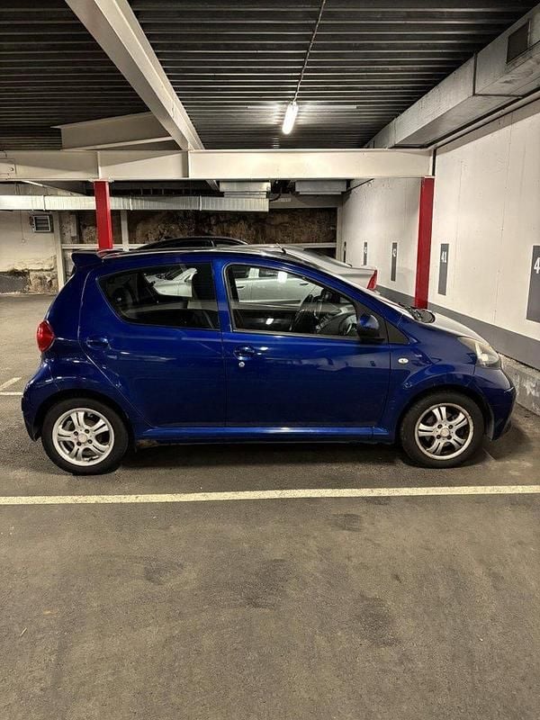 Blå Begagnad 2008 Toyota Aygo Halvkombi | 25 000 kr (Marknadspris) - Bild 1/4