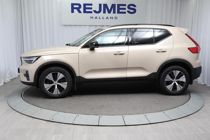 Begagnad Volvo XC40 Plus 200 HK (147 kW) 2024 Ljusbrun (brun) SUV