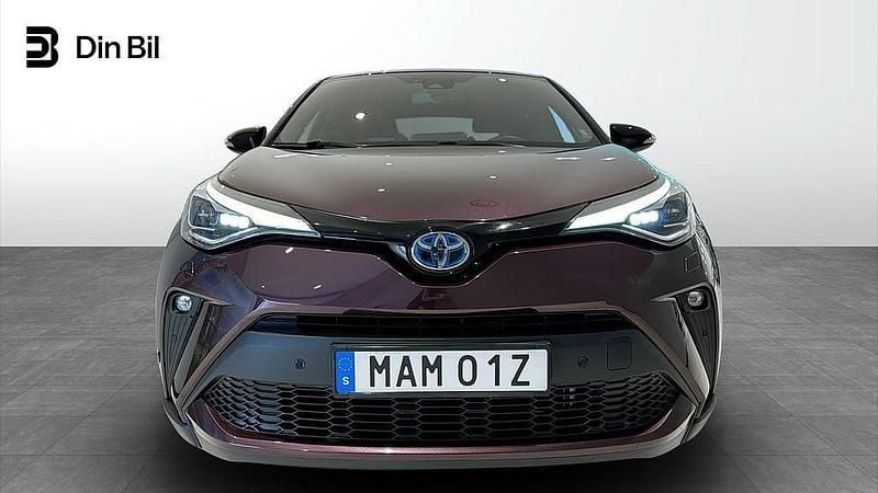 Begagnad Toyota C-HR 98 HK (72 kW) 2022 Lila metallic SUV