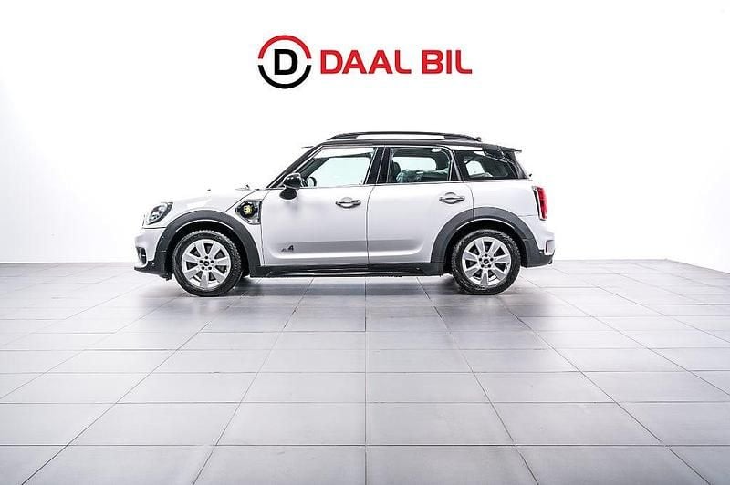 Vit Begagnad 2017 Mini Cooper Countryman Chili SUV | 179 700 kr (Lite dyr) - Bild 1/4