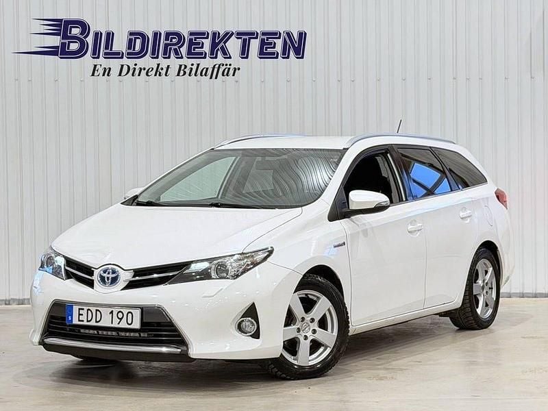 Vit Begagnad 2013 Toyota Auris Touring Sports Kombi | 99 900 kr (Marknadspris) - Bild 1/4