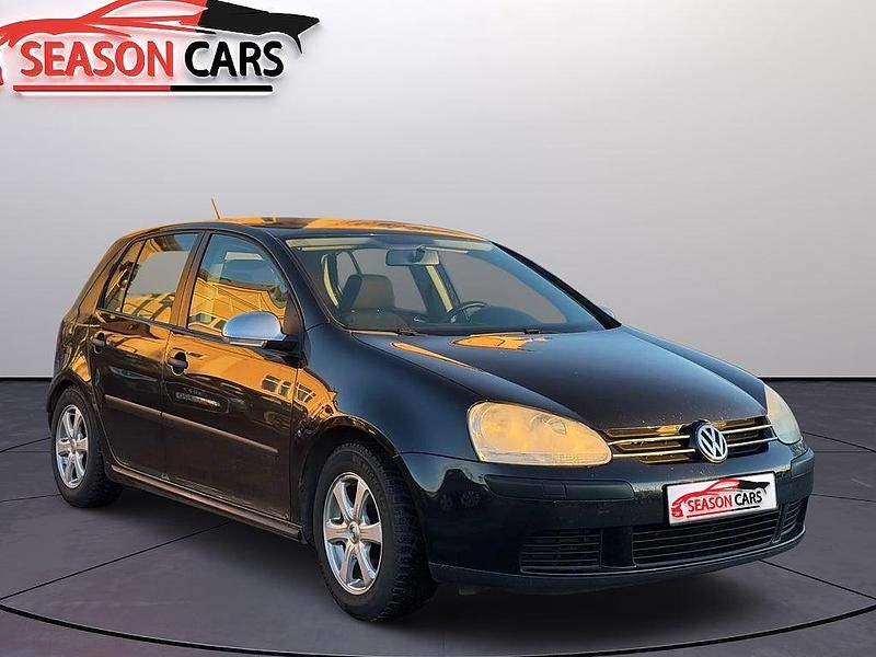 Begagnad VW Golf IV Trendline 102 HK (75 kW) 2006 Svart Halvkombi