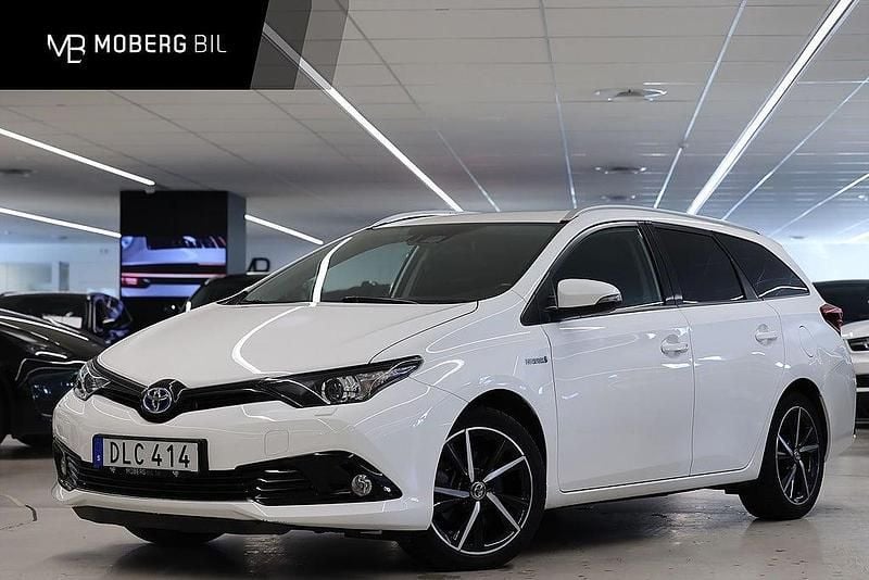 Vit Begagnad 2018 Toyota Auris Touring Sports Kombi | 194 900 kr (Marknadspris) - Bild 1/2