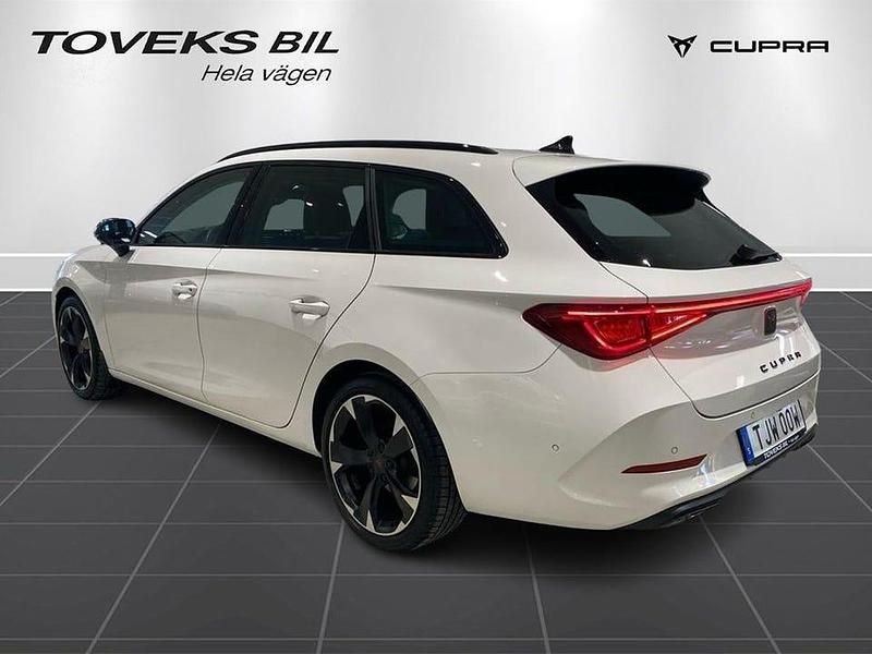 Begagnad Cupra Leon 150 HK (110 kW) 2023 Vit