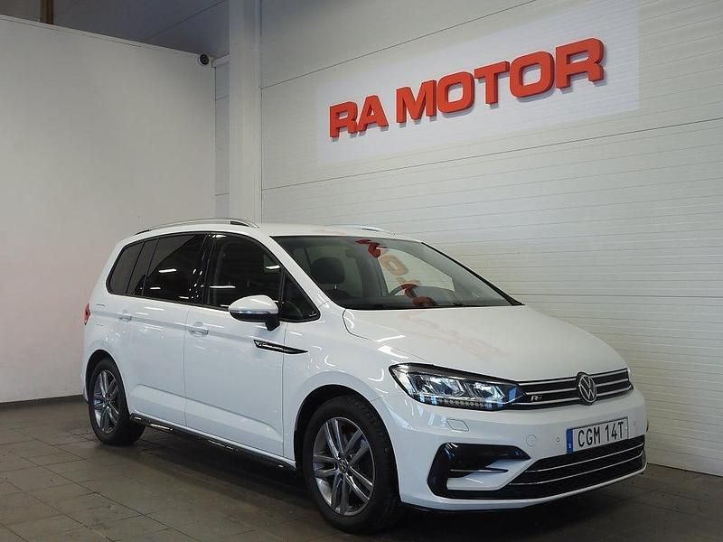 Begagnad VW Touran R-line 150 HK (110 kW) 2021 Vit Minibuss