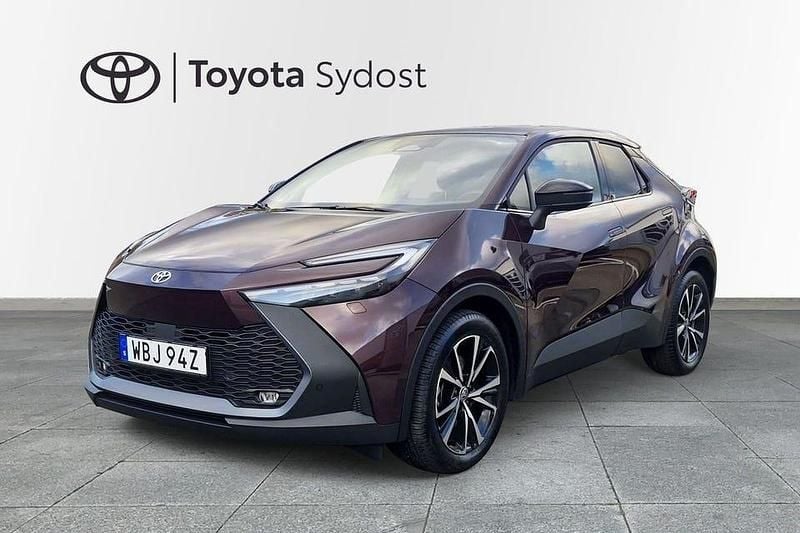 Lila metallic Begagnad 2024 Toyota C-HR Style SUV | 379 000 kr (Superpris) - Bild 1/4