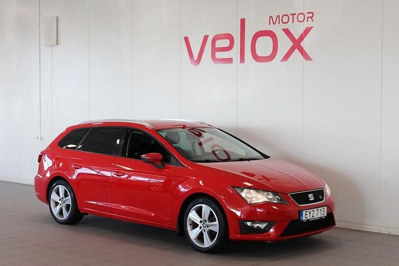Röd Begagnad 2015 Seat Leon ST FR Kombi | 104 900 kr (Superpris) - Bild 1/4