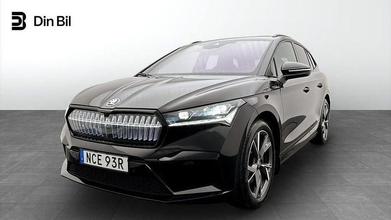 Svart Begagnad 2023 Skoda Enyaq iV SportLine SUV | 449 900 kr (Marknadspris) - Bild 1/4