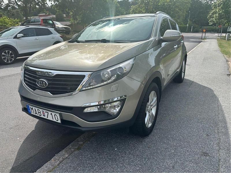 Silver Begagnad 2012 Kia Sportage EX SUV | 73 900 kr (Marknadspris) - Bild 1/4
