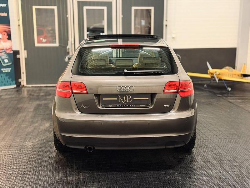 Begagnad Audi A3 Comfort 105 HK (77 kW) 2012 Grå Halvkombi