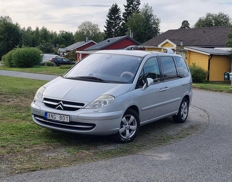 Silver Begagnad 2006 Citroën C8 Minibuss | 8 000 kr - Bild 1/4