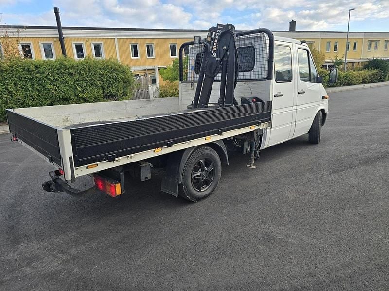 Vit Begagnad 2004 Mercedes Sprinter Van | 75 000 kr (Superpris) - Bild 1/4
