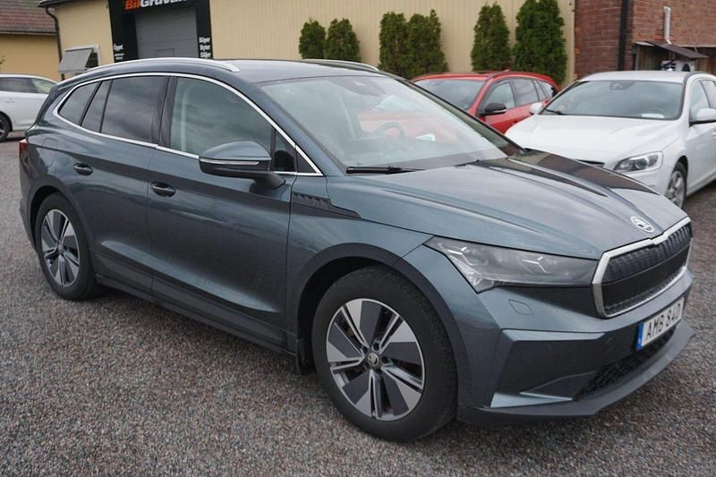 Grå Begagnad 2021 Skoda Enyaq iV SUV | 239 900 kr - Bild 1/4
