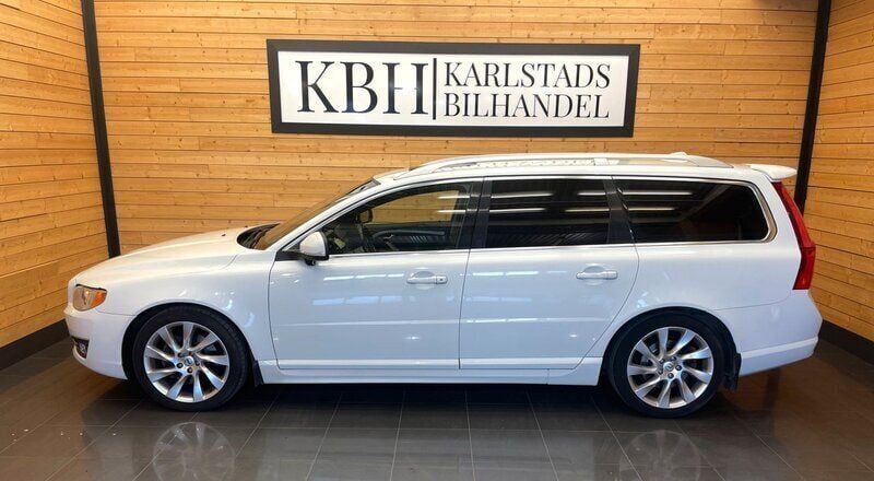 Vit Begagnad 2012 Volvo V70 Summum Kombi | 89 900 kr (Marknadspris) - Bild 1/4