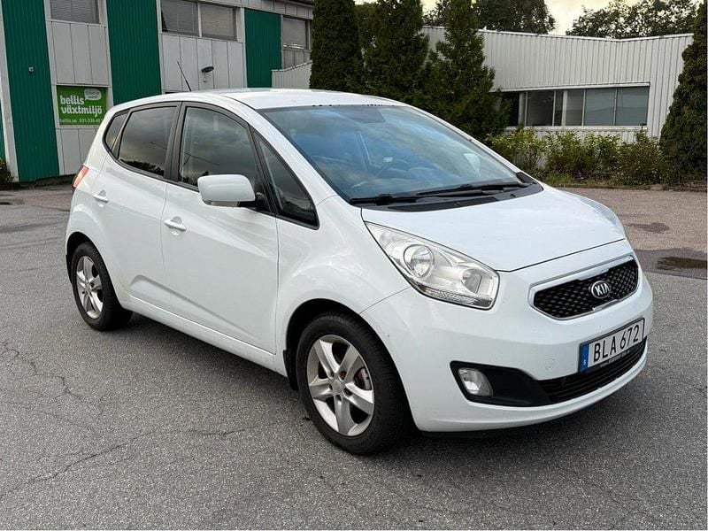 Vit Begagnad 2013 Kia Venga 2 Halvkombi | 29 000 kr (Bra pris) - Bild 1/4