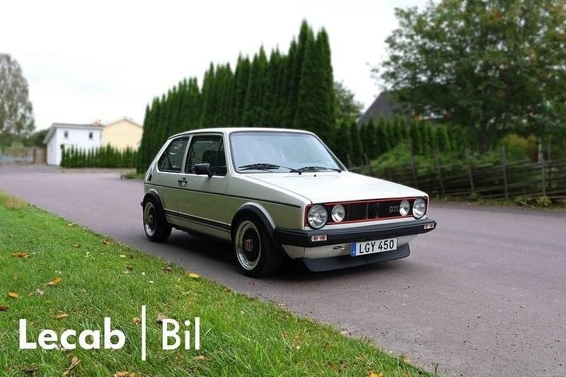 Vit Begagnad 1983 VW Golf II GTI Halvkombi | 219 500 kr - Bild 1/4