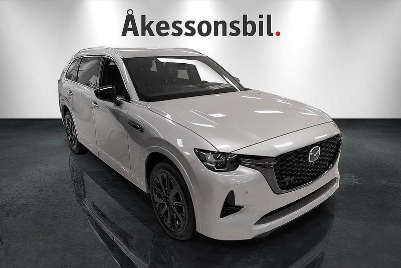 Soul red crystal Ny 2025 Mazda CX-80 Homura-Line SUV | 674 900 kr (Marknadspris) - Bild 1/4
