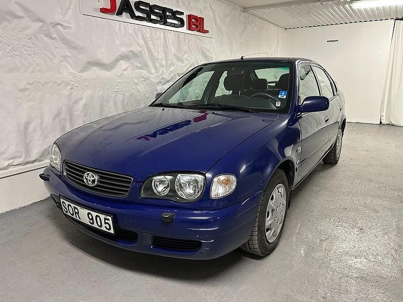 Blå Begagnad 2000 Toyota Corolla Halvkombi | 29 900 kr (Bra pris) - Bild 1/4