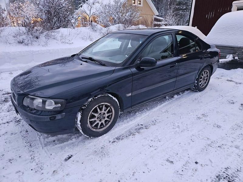 Begagnad 2001 Volvo S60 Sedan | 24 500 kr (Marknadspris) - Bild 1/4