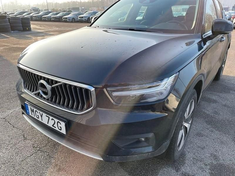 Begagnad Volvo XC40 Inscription 129 HK (94 kW) 2021 Svart SUV