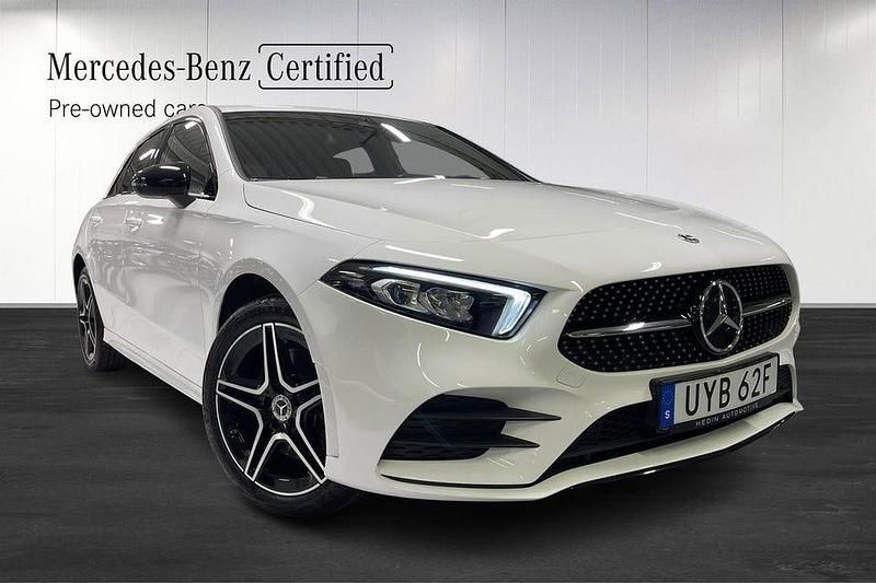 Begagnad Mercedes A250 AMG line 272 HK (200 kW) 2022 Vit Halvkombi