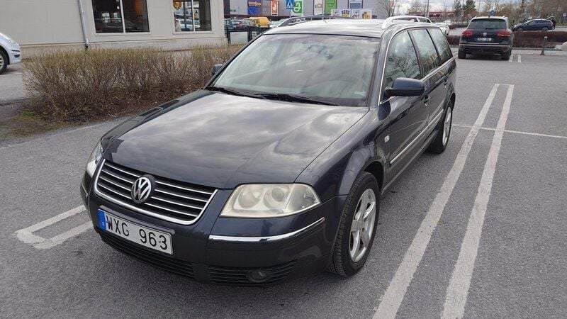 Grå Begagnad 2002 VW Passat Kombi | 24 000 kr - Bild 1/4