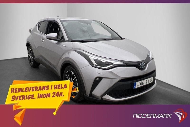 Mörkgrå (mgrå) Begagnad 2020 Toyota C-HR+ Executive SUV | 259 800 kr - Bild 1/3