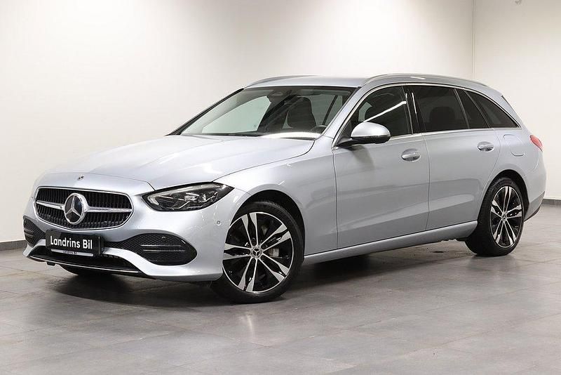 Silver Begagnad 2023 Mercedes C300e Avantgarde Kombi | 549 000 kr (Lite dyr) - Bild 1/4