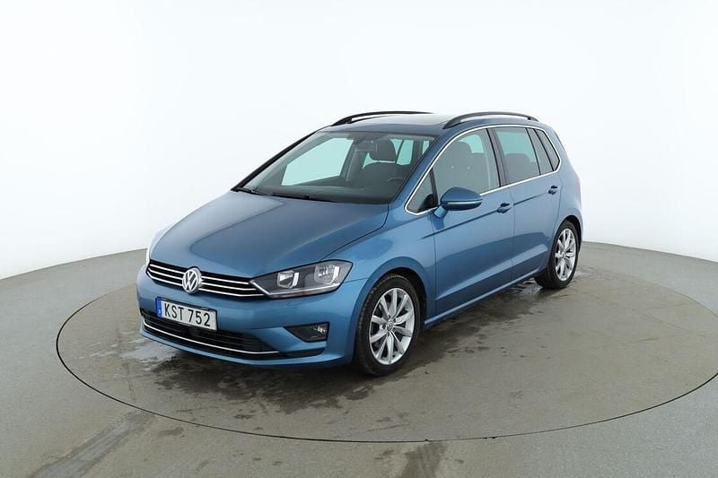 Begagnad VW Golf Sportsvan Highline 150 HK (110 kW) 2015 Blå Minibuss