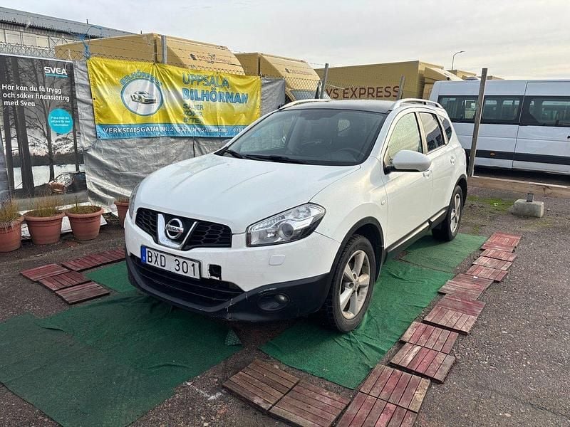 Vit Begagnad 2011 Nissan Qashqai +2 SUV | 57 900 kr (Marknadspris) - Bild 1/4