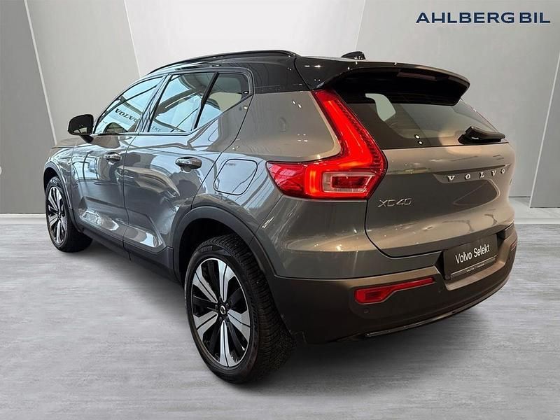 Begagnad Volvo XC40 Single Motor 175 kW (238 HK) 2022 Grå SUV