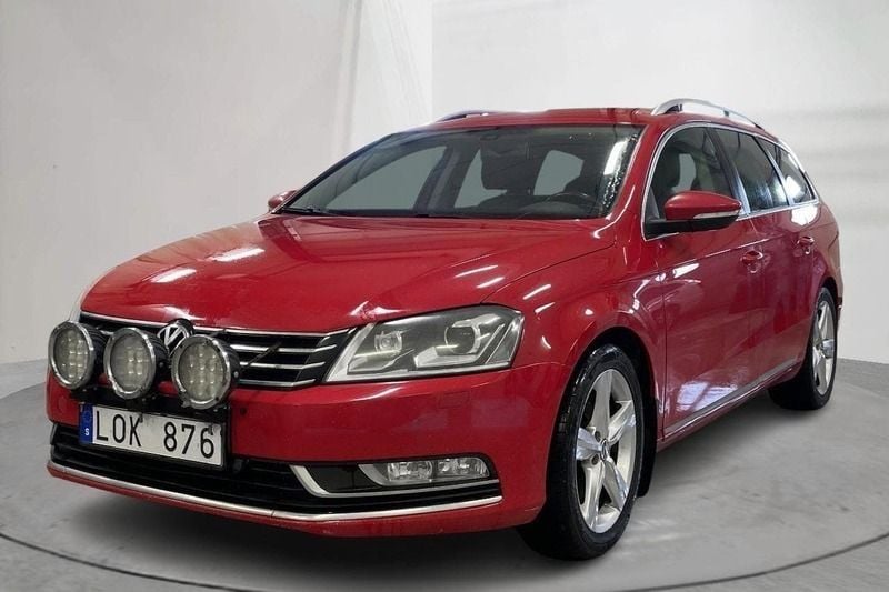 Röd Begagnad 2011 VW Passat GT Sedan | 69 000 kr (Bra pris) - Bild 1/4