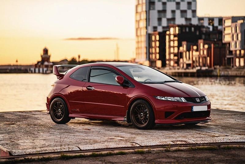Röd Begagnad 2008 Honda Civic Type R Halvkombi | 170 000 kr - Bild 1/4