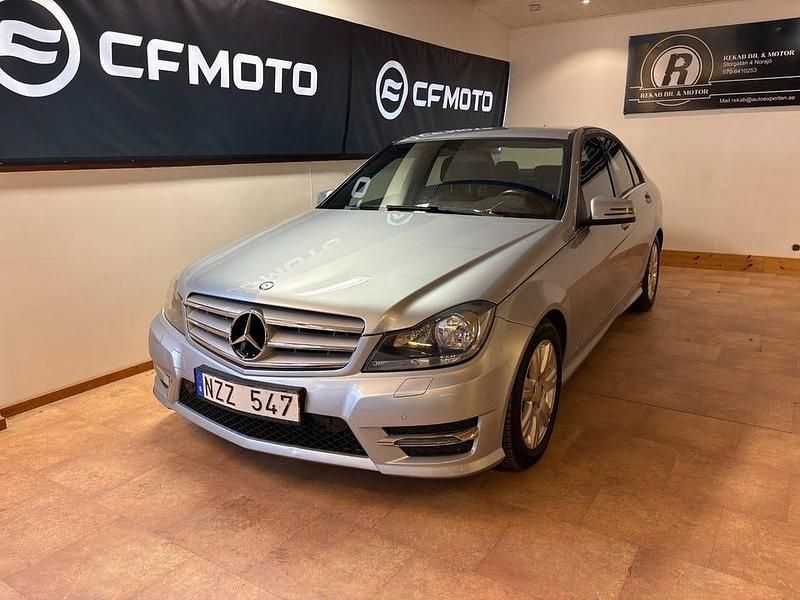 Silver Begagnad 2013 Mercedes C220 AMG Sedan | 149 900 kr (Marknadspris) - Bild 1/4