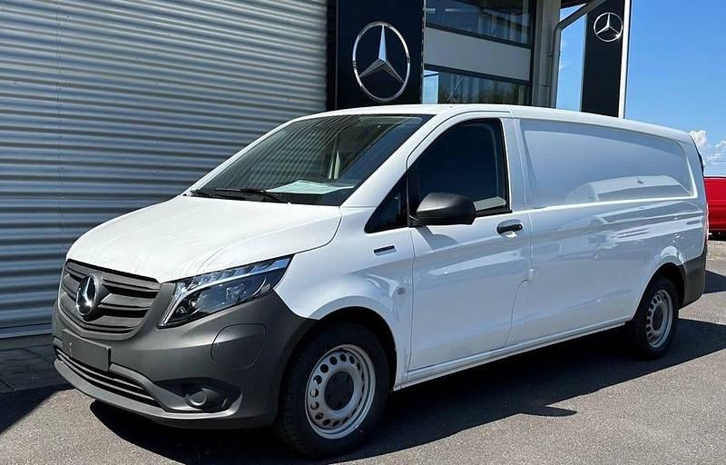 Vit Begagnad 2023 Mercedes e-Vito Minibuss | 486 250 kr - Bild 1/4