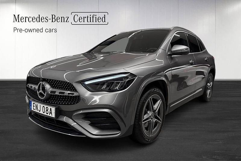 Gråmetallic Begagnad 2025 Mercedes GLA250 Premium SUV | 498 000 kr - Bild 1/4