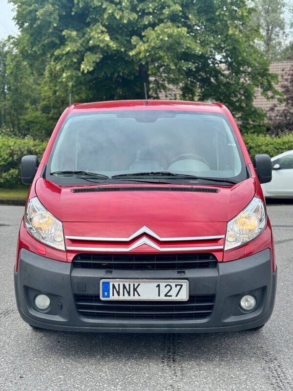 Röd Begagnad 2010 Citroën Jumpy Minibuss | 49 900 kr (Marknadspris) - Bild 1/4