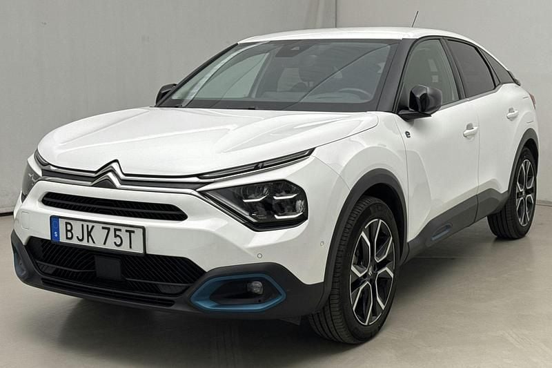 Vit Begagnad 2023 Citroën e-C4 Shine | 195 000 kr (Bra pris) - Bild 1/4