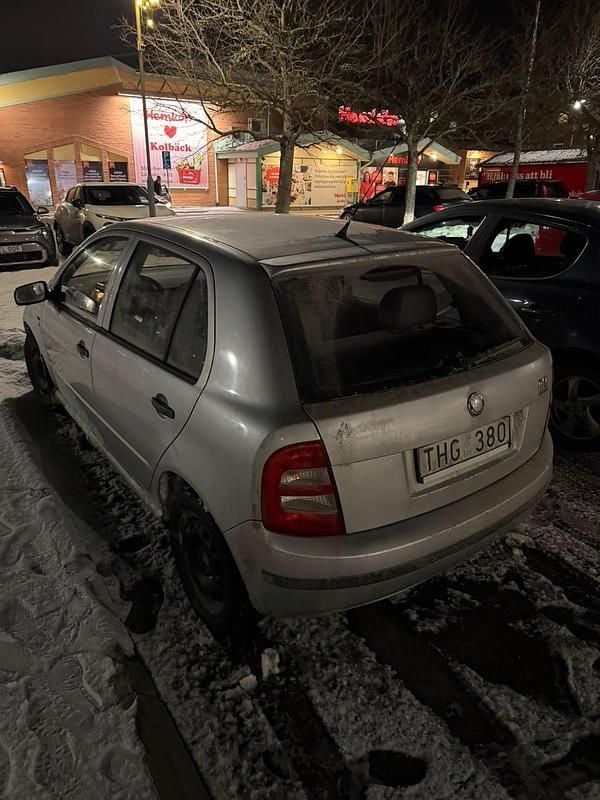 Begagnad Skoda Fabia 60 HK (44 kW) 2002