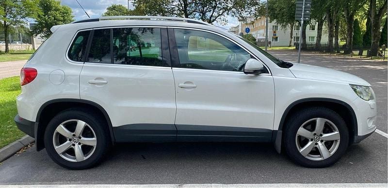 Vit Begagnad 2008 VW Tiguan Sportline SUV | 45 000 kr (Dyr) - Bild 1/4