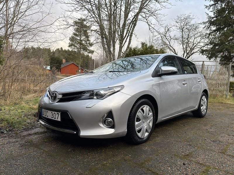 Begagnad 2014 Toyota Auris Active Halvkombi | 117 000 kr (Marknadspris) - Bild 1/4
